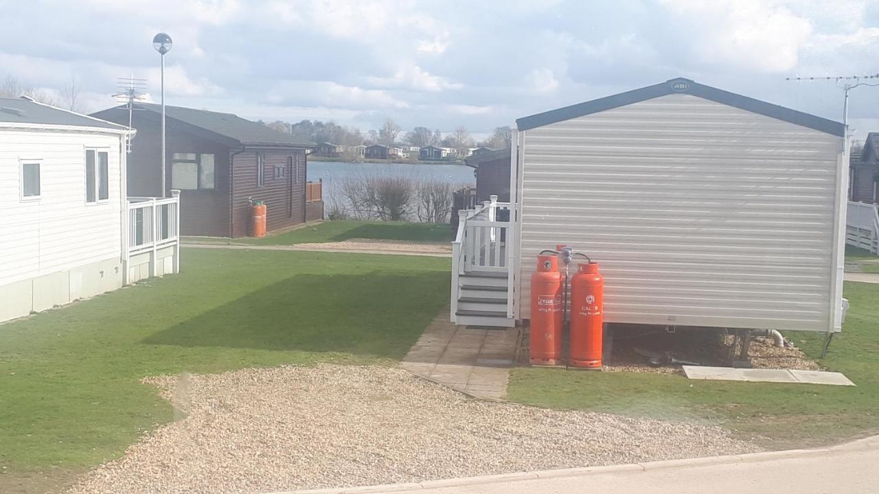 Ksr Hot Tub Holiday Home At Tattershall Lakes المظهر الخارجي الصورة