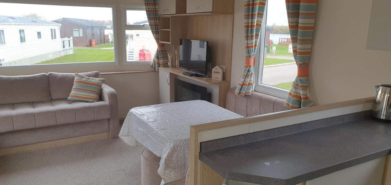 Ksr Hot Tub Holiday Home At Tattershall Lakes المظهر الخارجي الصورة